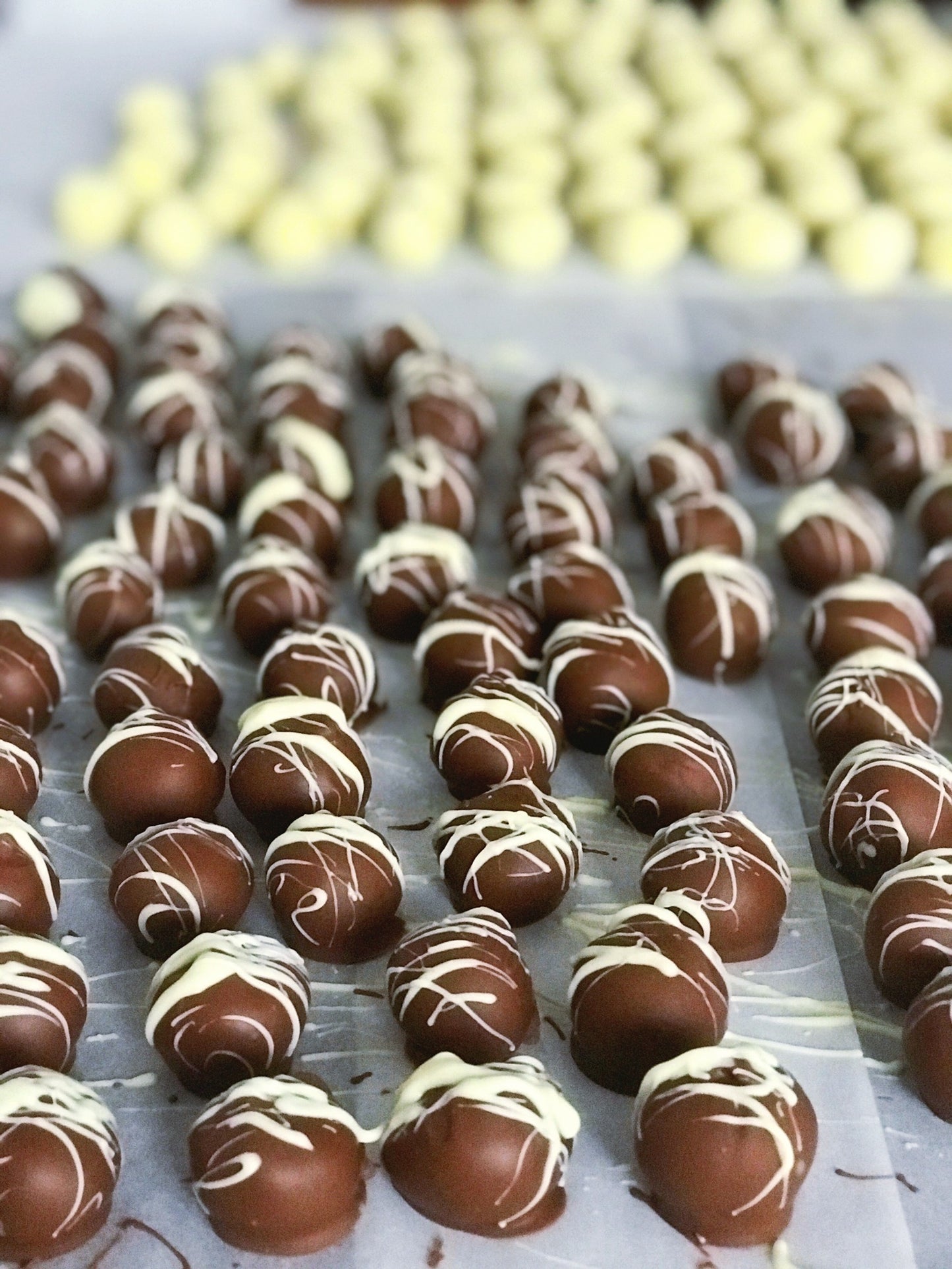 Sweet Traditions - Family Favorite Christmas Candy Recipes and How to Guide